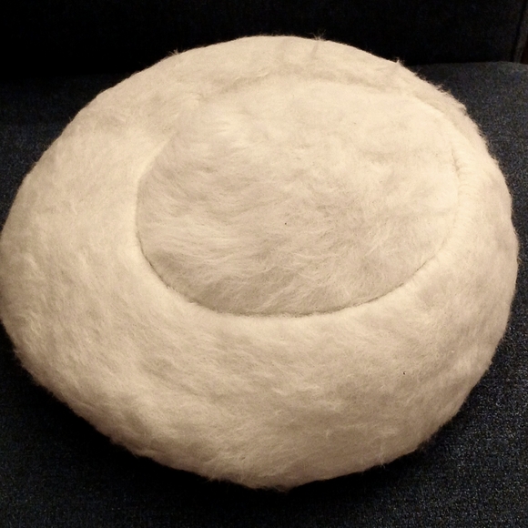 Retro Hat & Gloves - Picture 2 of 6